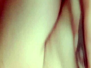 医生给我巨大鸡巴治愈一切。那根大棒快速缓解了我的疼痛！😍