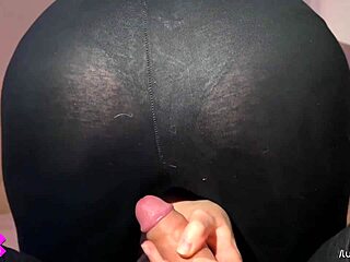 Steamy homemade video of big ass shaking and cumming