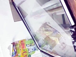 Upskirt en la tienda