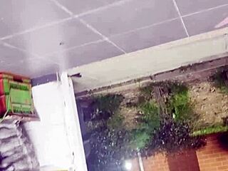 Upskirt en la tienda