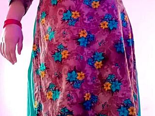 18-Year Indian Girl Leaks Sexy Body Video to Boyfriend on Call. Brunette Strips and Spreads in Close-Up.