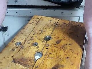 巨大假鸡巴把我的紧逼和屁眼撑得大开