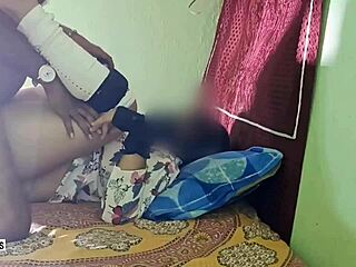 A hot Indian wife wants to have sex with a big cock