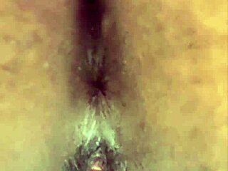 填满我的屁股精液，现在舔干净，宝贝