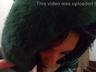 荡妇高挑熟女在舔鸡巴后高潮，屁股崇拜魅力