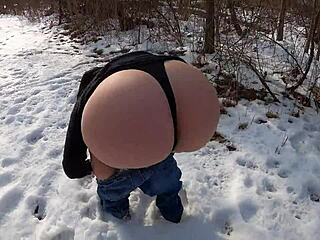 Arctic MILF Ass Shines in Whaletail Fetish Display