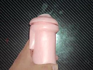 基西从嘴到核心的双重动作