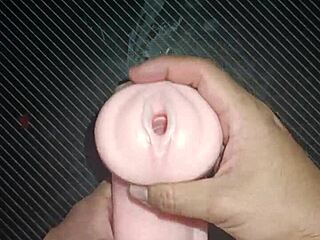 基西从嘴到核心的双重动作