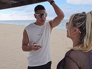 Wanna watch outdoor sex with stranger Max Betancur and Tatiana Alvarez on beach?