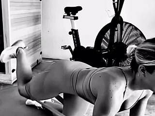 I work out my ass in this creepy session. It feels intense.