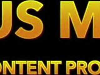 Taissia Shanti和女友分享特写亲密手指舔逼