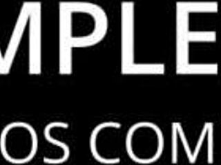 Madrastra encuentra a su hijastro masturbandose en su cuarto el celular se queda grabando todo senora milf mexicana video casero