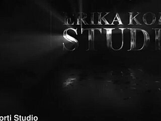 亚裔拉丁洛尔辣婊承受粗肛拳、深喉颜干和嘴里的猛尿