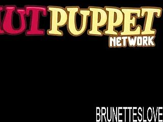 Alexis Monroe Twerks On Fat Cock Teasingly