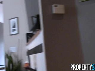 Stunning agent feels naughty escort passion