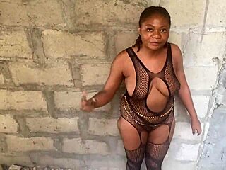 hardcore sex in the ghetto with curvy asian and huge cock! wow!