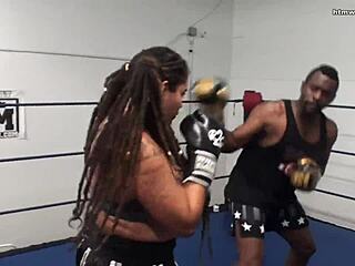 Yo, check this male vs female mixed boxing spar!