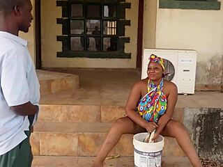 哇，在户外干老黑人军队老板的妻子！