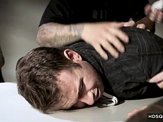 喷水宝贝被边境巡逻和男友操 - Adriana Chechik Chad White和Tommy Pistol