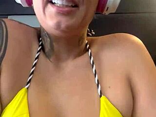 Gym session leaves tanned Brazilian with wet gaping pussy