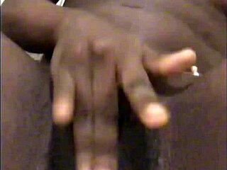 Ebony Babe’s Intense Solo Masturbation in Homemade Clip