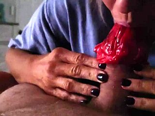 Amateur Wife's Sloppy Fruit Roll-Up Blowjob Intrigues Viewers