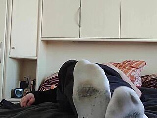 German Amateur Shows Off Fat Legs In White Sneaker Socks