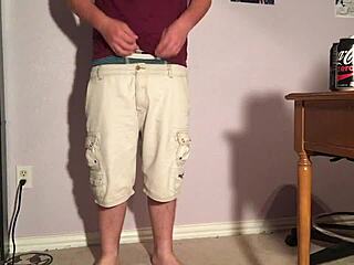 請嘲笑我小18+雞巴，並建議懲罰