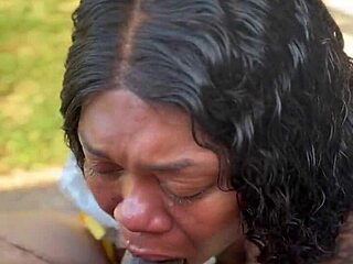 can goldilocks handle the big dick in her wet pussy for a bareback creampie?