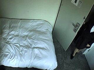 Wow, picking up this OL in the hotel for private sex and fucking video!