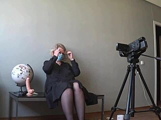 “我如何录制熟女老师解剖课肛阴交视频？”