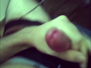 In the bathroom, a Brazilian amateur bathes while collecting varied cumshots on her huge legs.