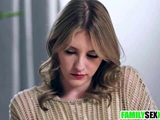 继母引导继子和继女通过禁忌性爱在热辣三人行中