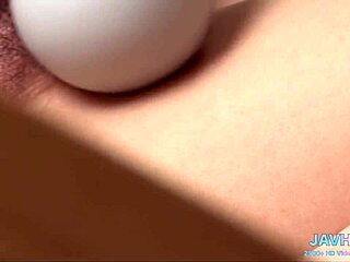 Why does this asian amateur pussy squirt wet?!