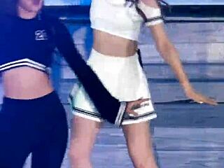 red velvet's wendy performs power up on 180830 in this fancam