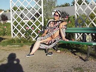 Whoa, hairy mature flashing in the park! 😲