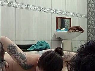 Wanna see hot sex in the bathtub with cum in mouth?