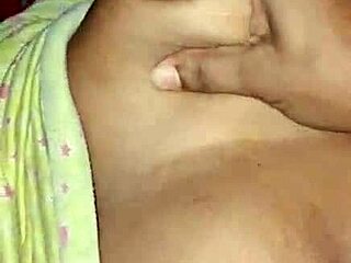 Deshi bhabi enjoys delivery boy fondling her big boobs