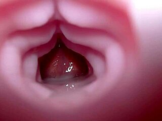 埃米莉被坏龙怪物鸡巴快速内射