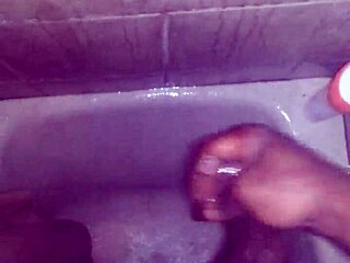 JERKING MY DICK IN SHOWER