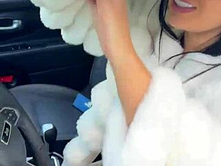 男女能只是朋友？兔女郎精灵家庭性幻想