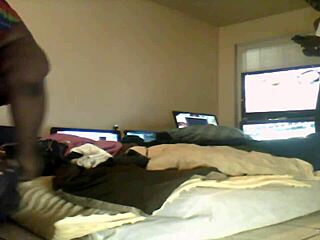 thick pussy and a hot black mature milf in the hood