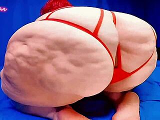 shaking and spreading all that fat loose booty mama