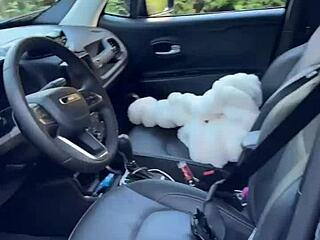 男女能只是朋友？兔女郎精灵家庭性幻想