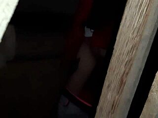 抓到继姨自慰到高潮