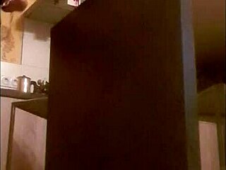 羞辱调教：奴隶喝金尿黄金圣水！