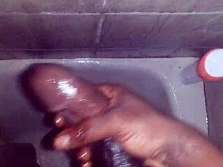 JERKING MY DICK IN SHOWER