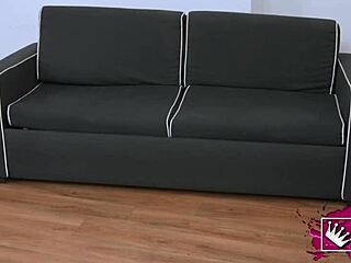 性感西班牙游客努里亚街头捡随机帅哥 😏