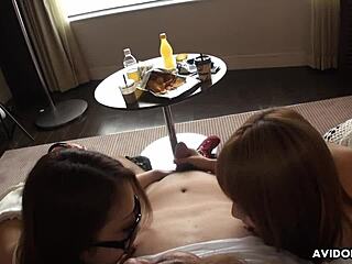 日本美女 Buruma Aoi 无码三人行