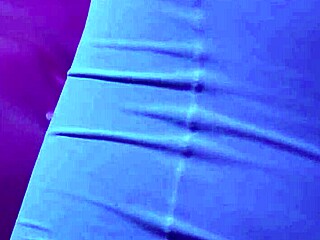 隔衣内裤猛插火辣性爱娃娃